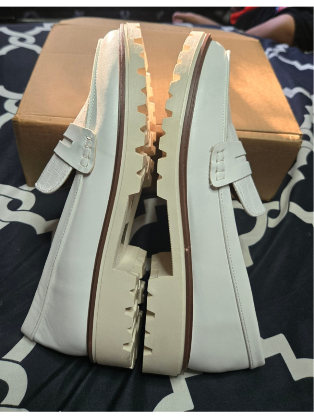 Women's Journee Collection White Penny Loafers Size 12 NIB - Picture 6 of 7